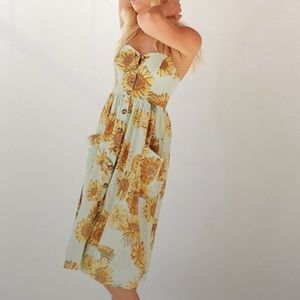Urban outfitters sunflower midi dress with pockets!